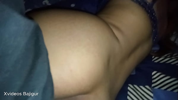 bokep gangbang mode construction worker showing off his dick, his clothes still dirty, inviting to fuck