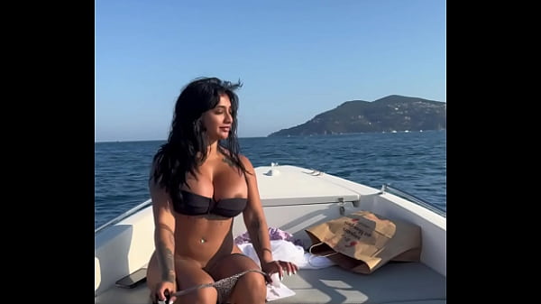 SEX ON A BOAT HE TOOK ME TO THE MIDDLE OF THE SEA AND CUMMED IN MY ASS - YASMINA KHAN